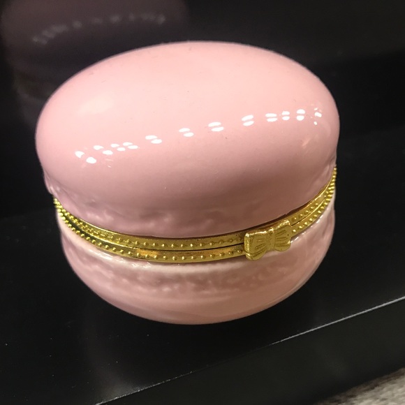 Pin box - Picture 1 of 2